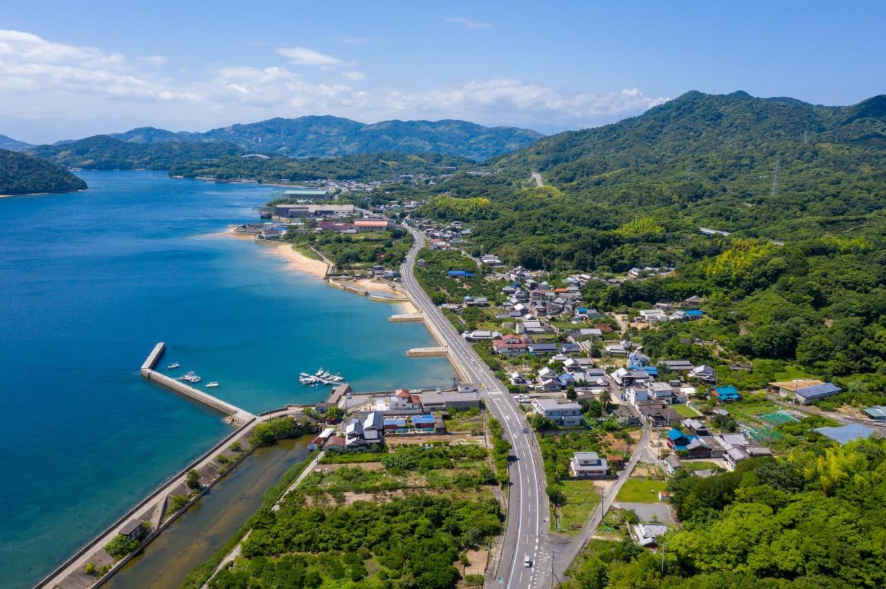 Omishima Space Omoya Imabari Railway Station Екстериор снимка